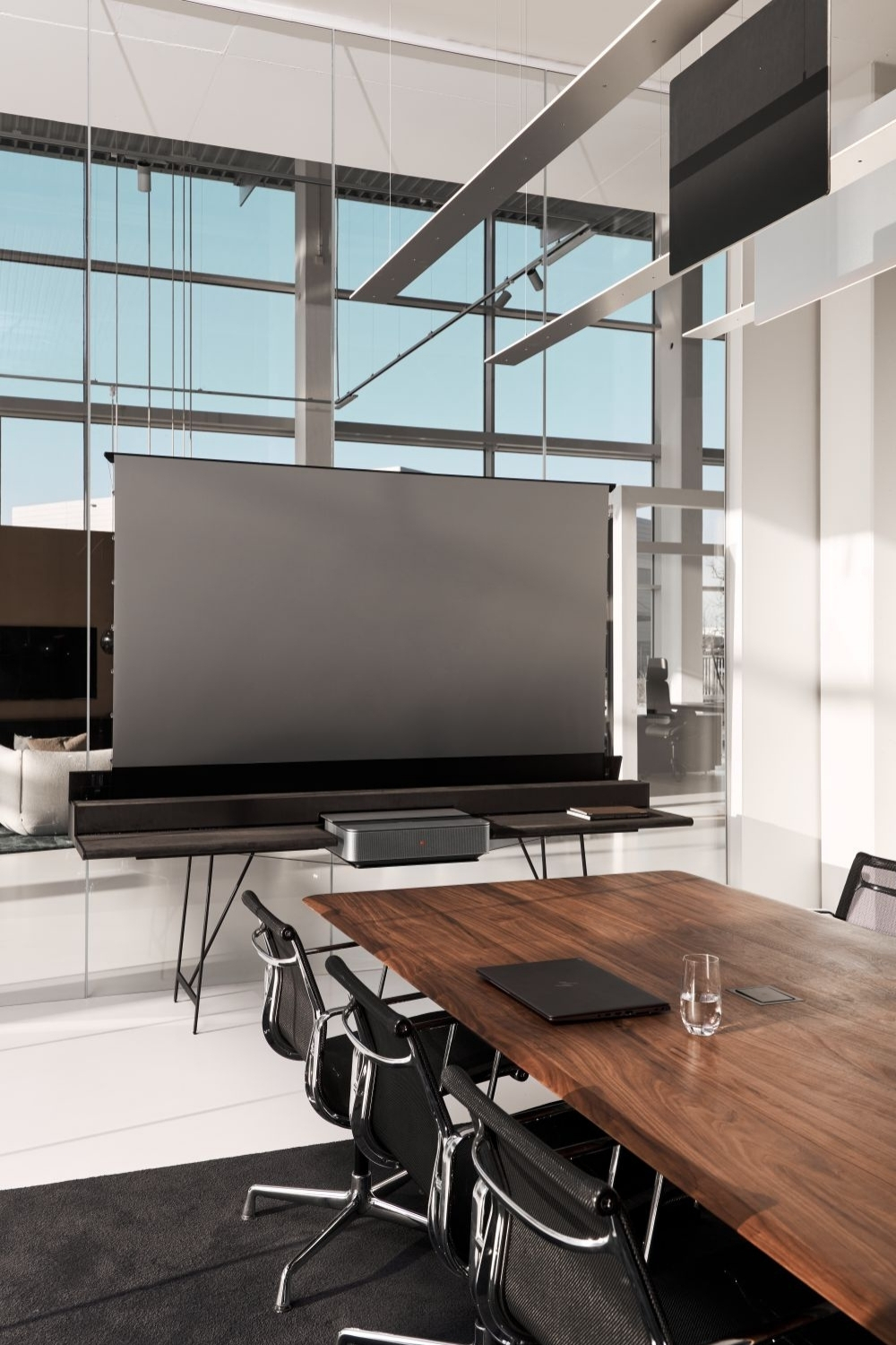 Celexon Hochkontrast-Leinwand für Leica