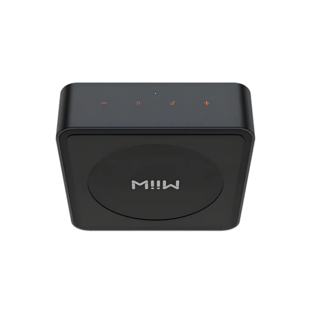 WiiM Pro Plus Freisteller Perspektive unten.webp