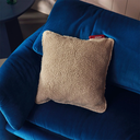 Stoov_Ploov3_45x45_wooly_softbeige_lifestyle.webp