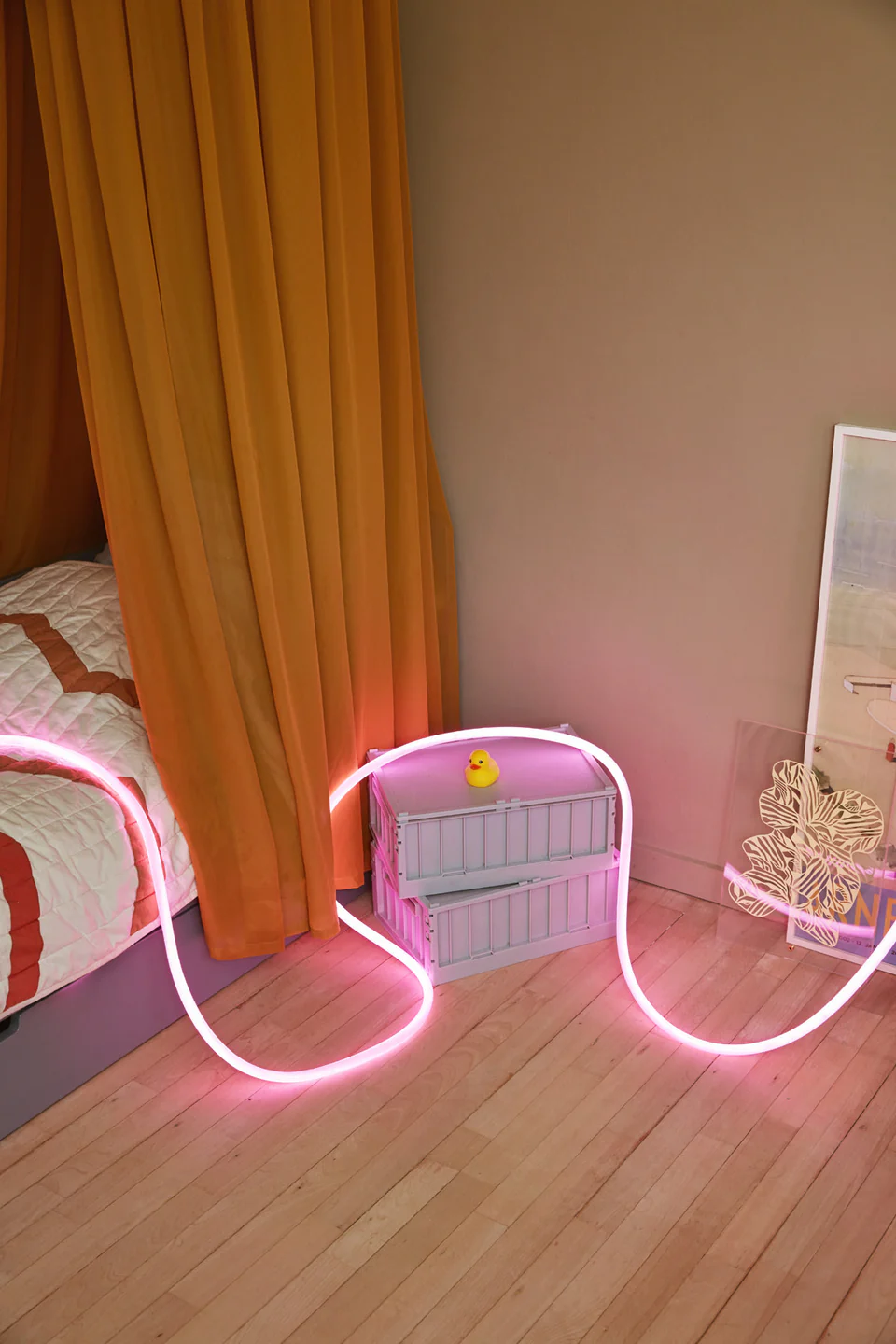 studio about-flex tube-pink-mood2.webp