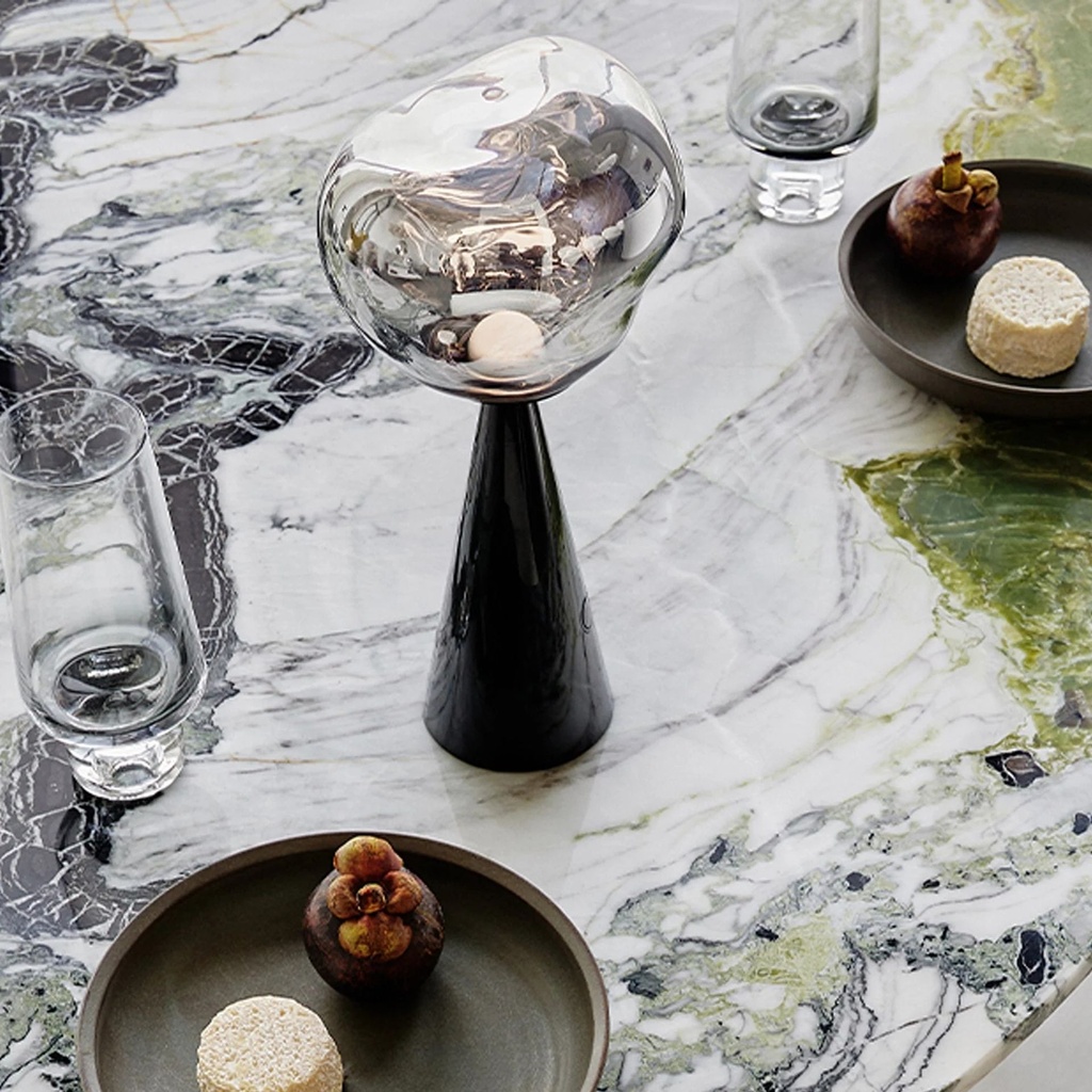 tomdixon-melt-akkuleuchte-black-mood2.webp