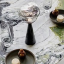 tomdixon-melt-akkuleuchte-black-mood2.webp