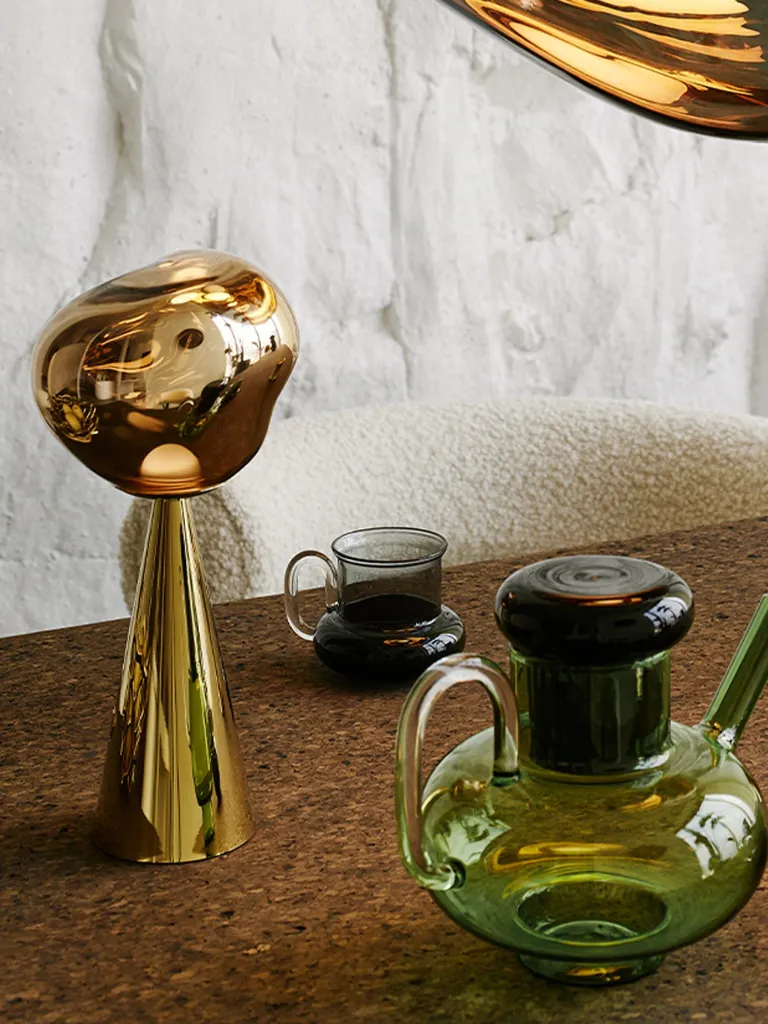 tomdixon-melt-akkuleuchte-gold-mood2.webp