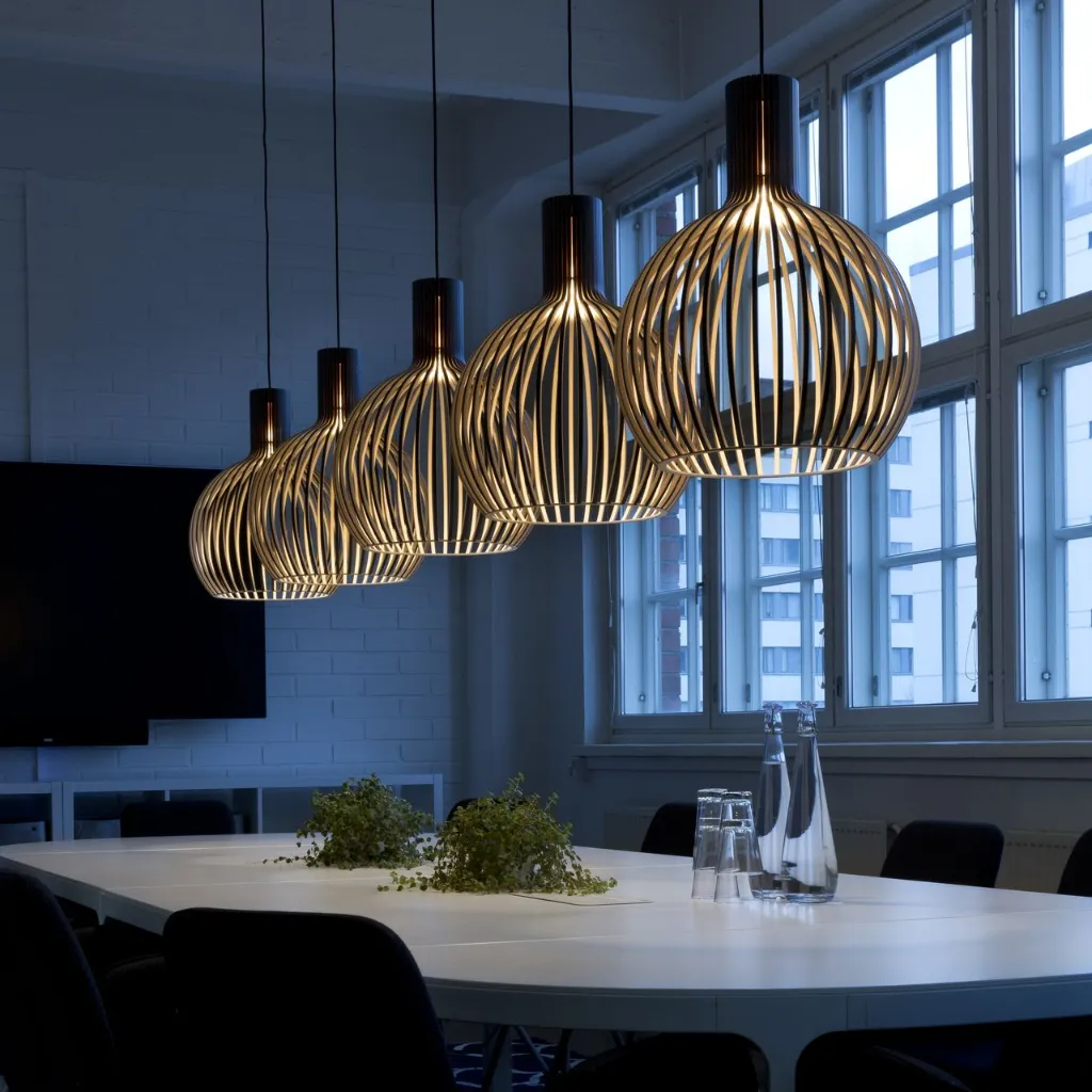 sectodesign-octo-small-pendelleuchte-black-moodbild.webp