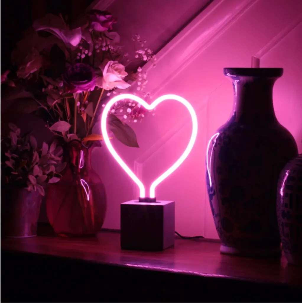 locomocean-heart-tischleuchte-mood2.webp