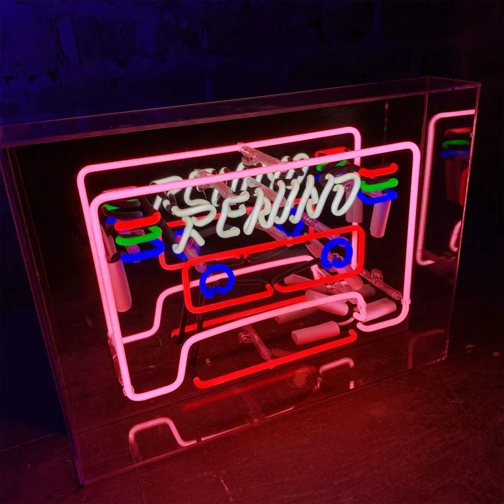 locomocean-cassette-tischleuchte-mood.webp