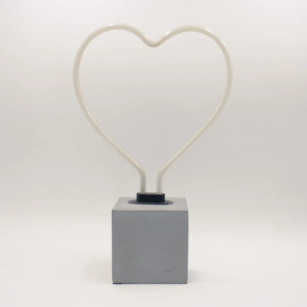 locomocean-heart-tischleuchte-mood1.webp