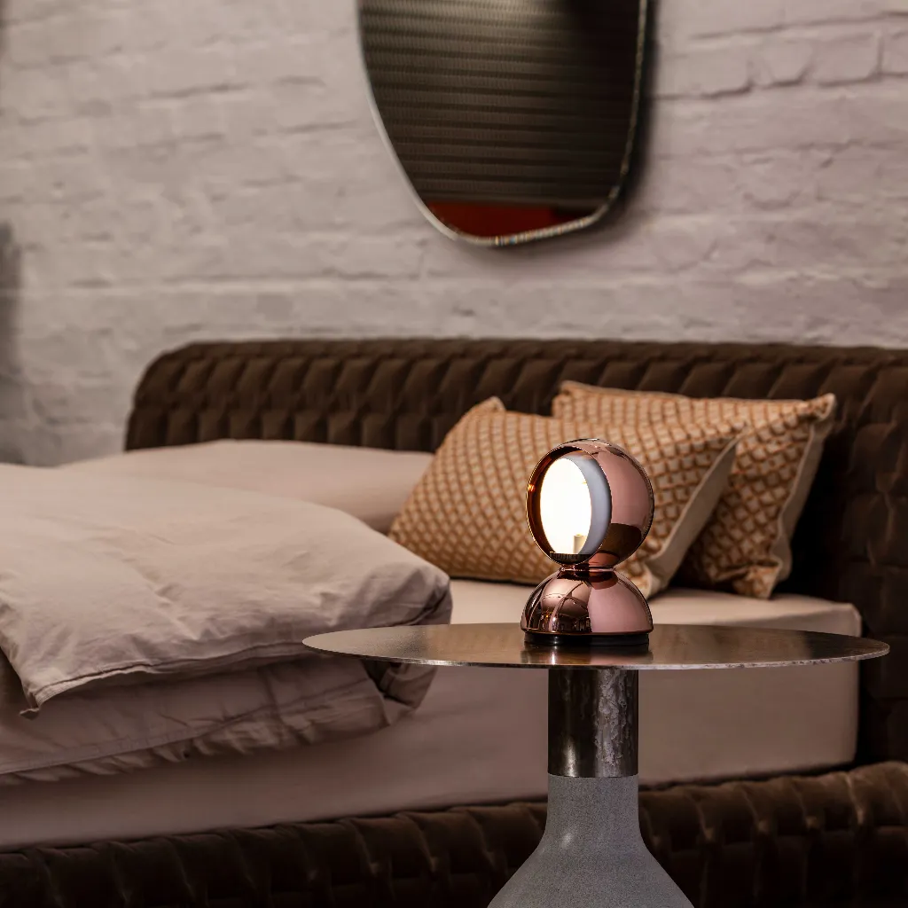 artemide-eclisse-tischleuchte-copper-mood.webp
