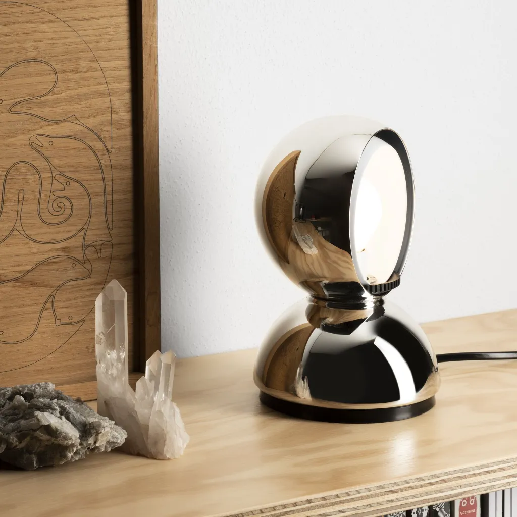 artemide-eclisse-tischleuchte-gold-mood.webp