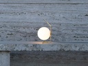 flos-ict1-Tischleuchte-mood1.webp