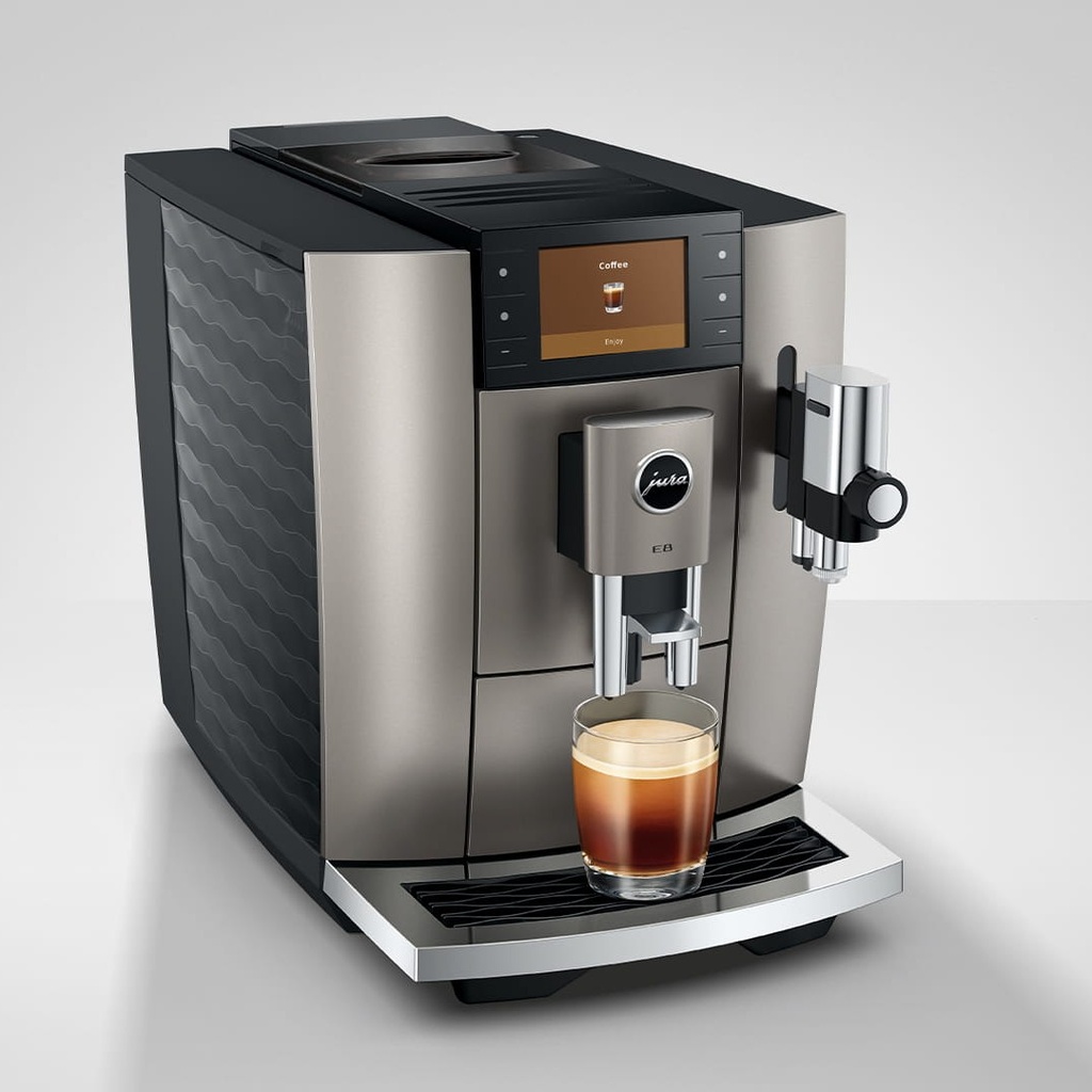 jura-e8-kaffevollautomat-silber-mood1.webp