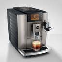 jura-e8-kaffevollautomat-silber-mood1.webp