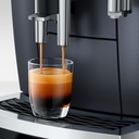 jura-e8-kaffevollautomat-cblack-mood3.webp