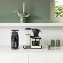moccamaster-kbgselect-kaffeemaschine-pastelgreen-mood3.webp