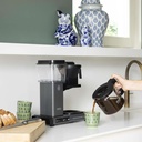 moccamaster-kbgselect-kaffeemaschine-stonegrey-mood1.webp