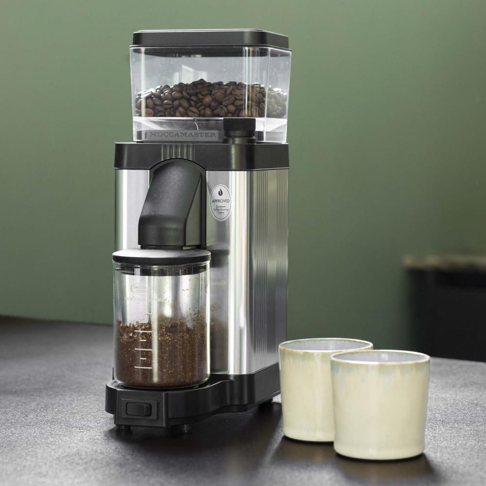 moccamaster-mk5-kaffeemühle-polishedsilver-mood4.webp