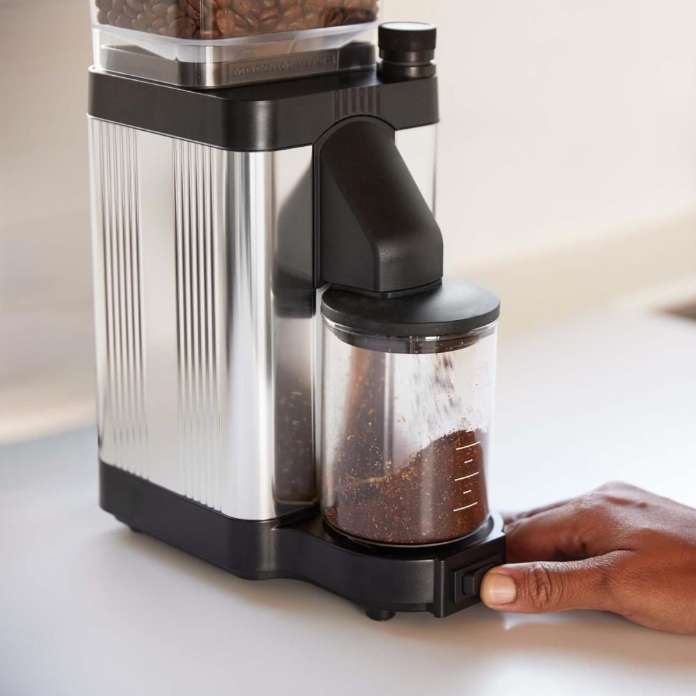 moccamaster-mk5-kaffeemühle-polishedsilver-mood5.webp