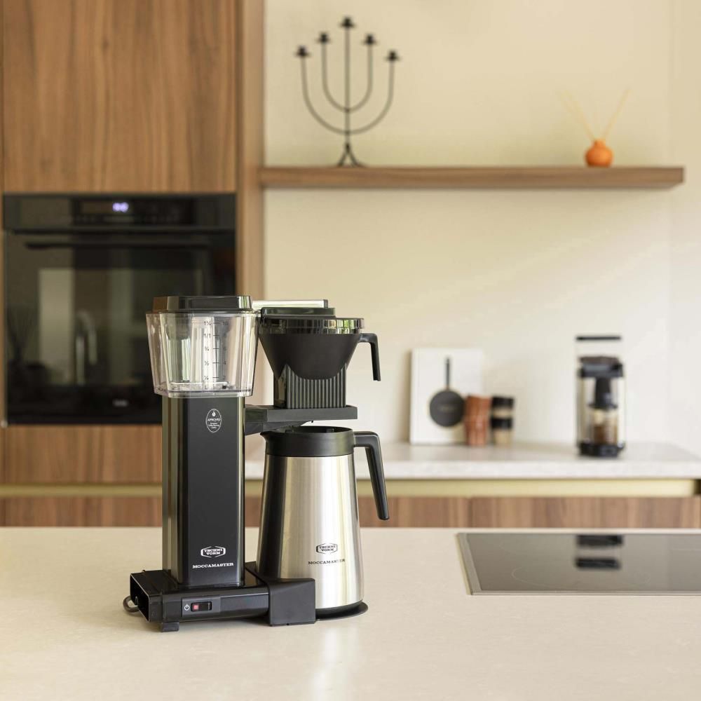moccamaster-kbgt-kaffeemaschine-black-mood1.webp