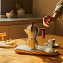 alessi_espressokocher_pulcina_3tassen_rot_lifestyle.webp