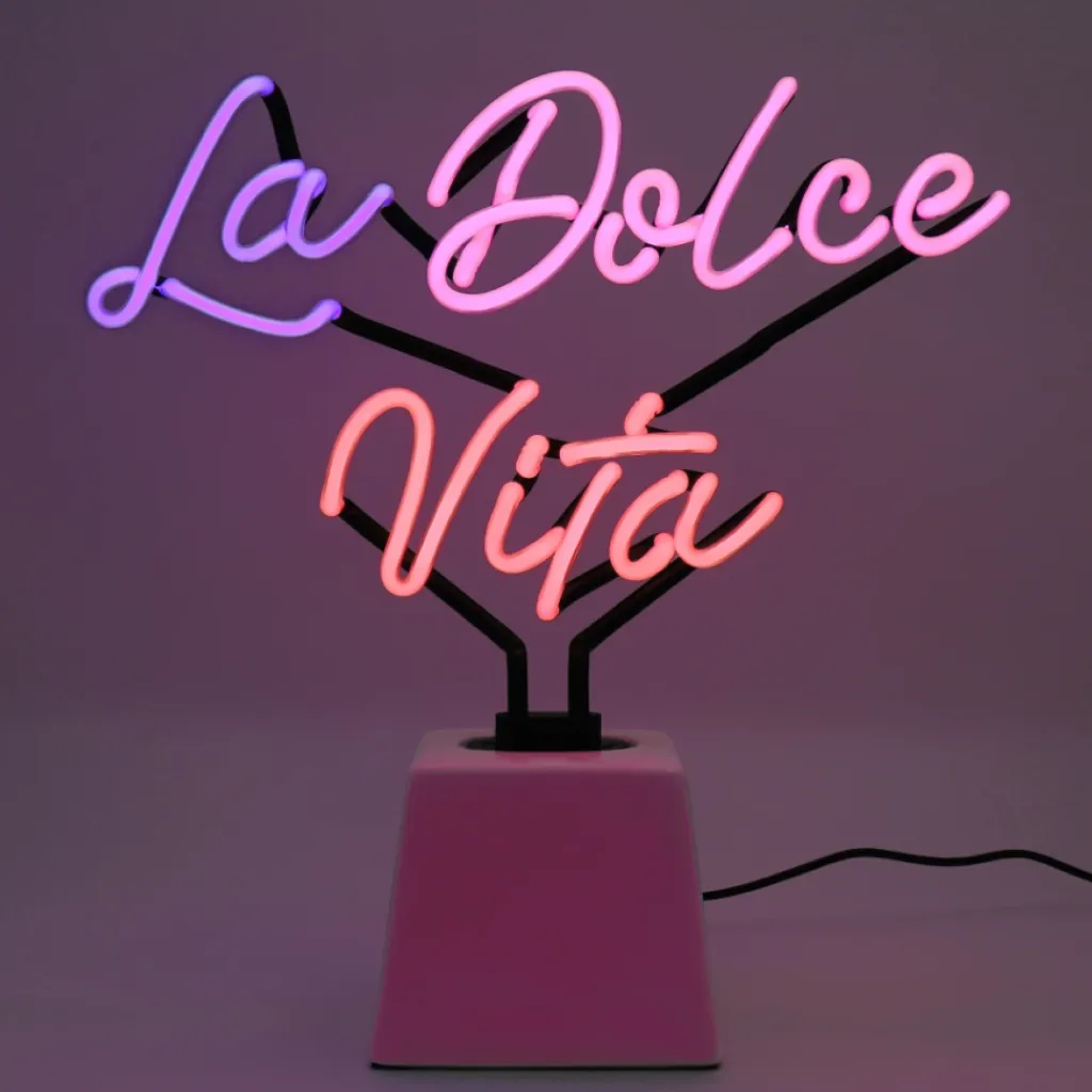 lokomocean-ladolcevita-Tischleuchte-mood1.webp