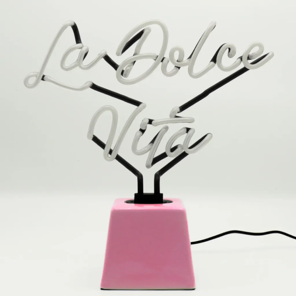 lokomocean-ladolcevita-Tischleuchte-mood2.webp