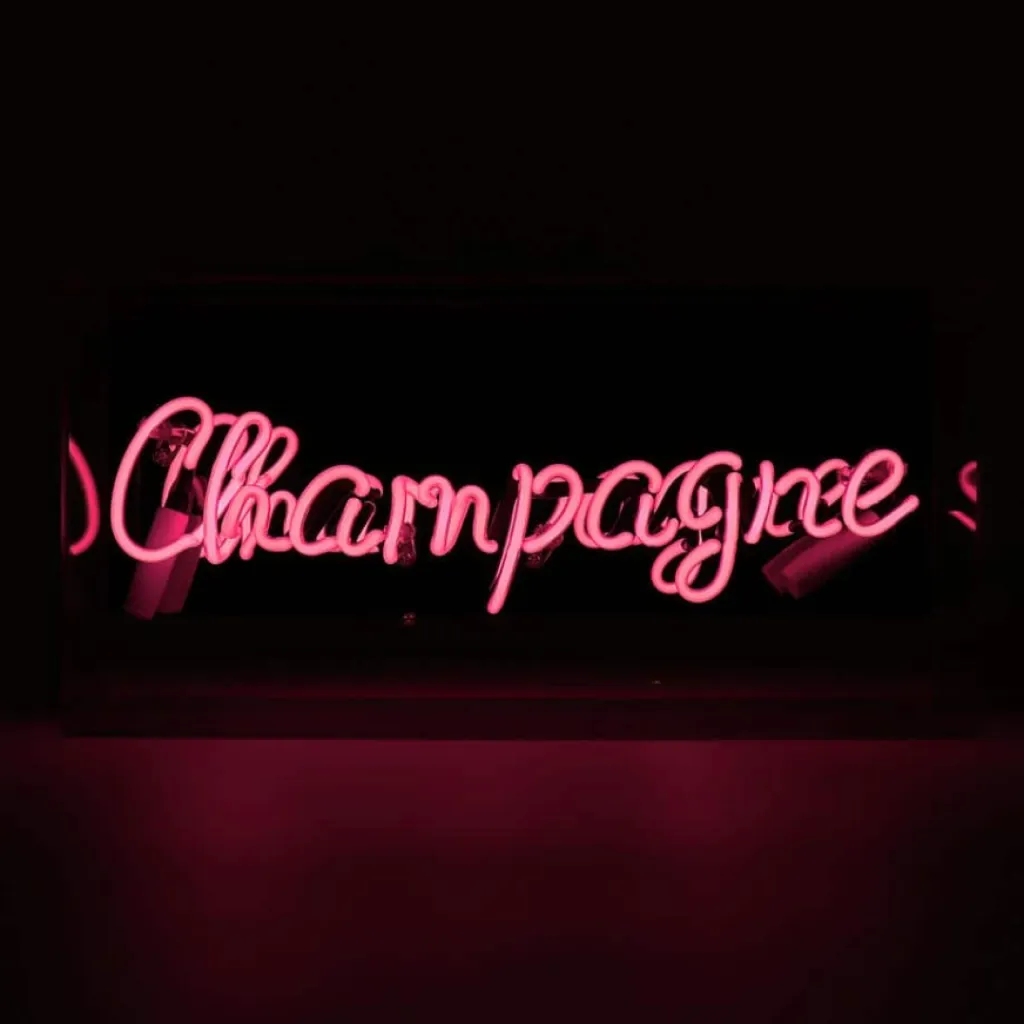 locomocean-champagne-tischleuchte-pinkmood.webp