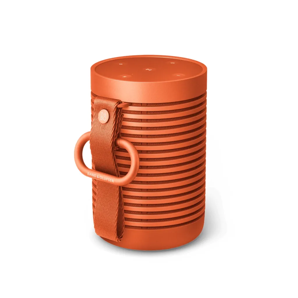b&o-explore-Lautsprecher-binfireorange-mood1.webp