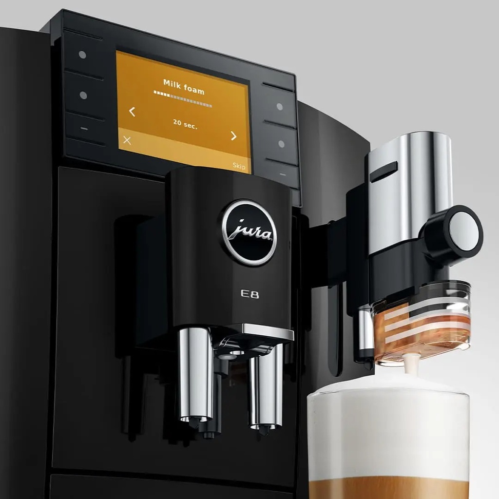 jura-e8-kaffevollautomat-pianoblack-mood2.webp