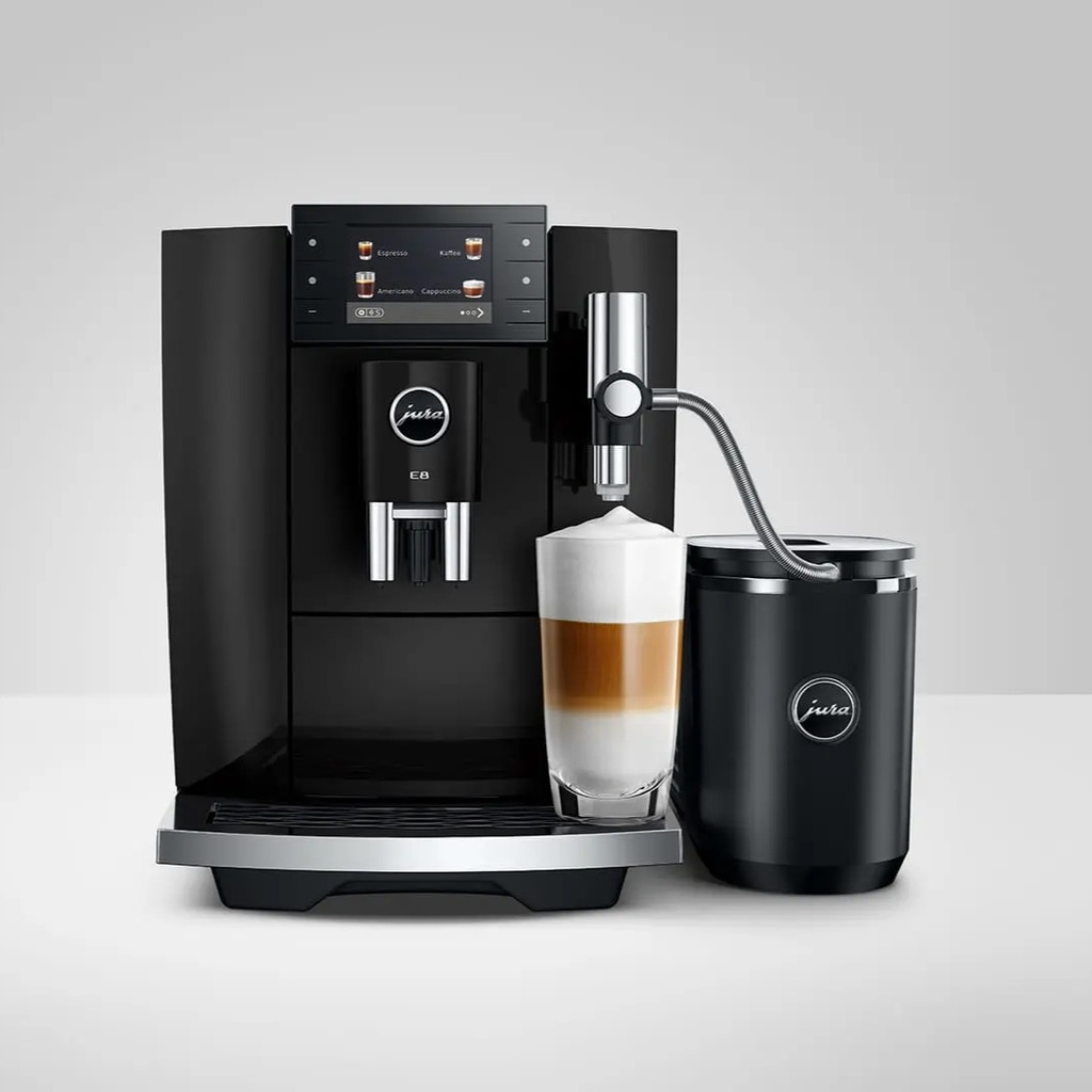 jura-e8-kaffevollautomat-pianoblack-mood1.webp
