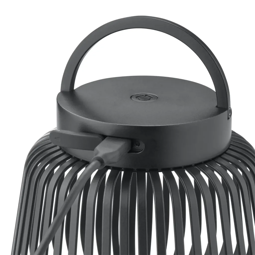 blomus-litoxs-akkuleuchte-black-mood3.webp