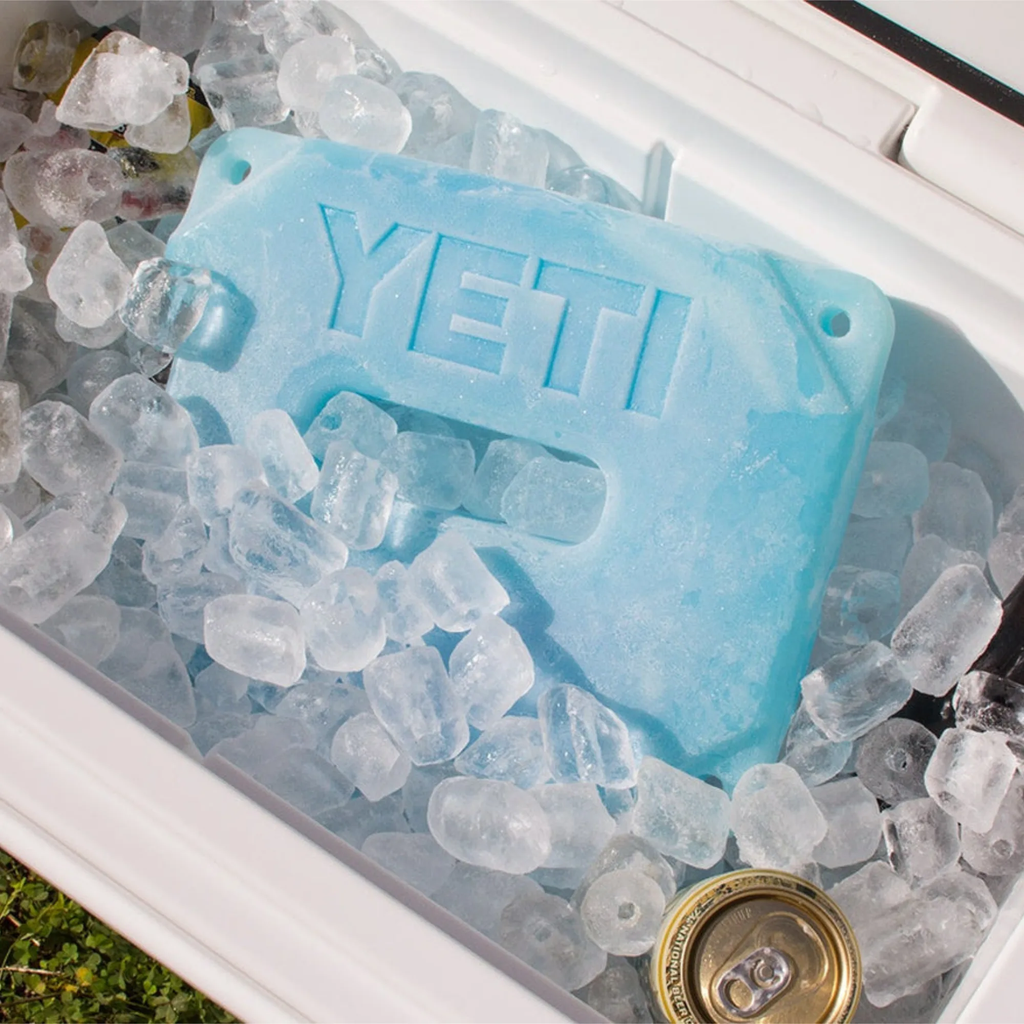 yeti_kühlakku_eisblock_1,8kg_lifestyle.webp