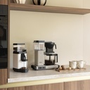 moccamaster-kbgselect-kaffeemaschine-sandstone-mood3.webp