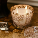 baobab_collection_duftkerze_dome_women_geschenkbox_max10_lifestyle2.webp