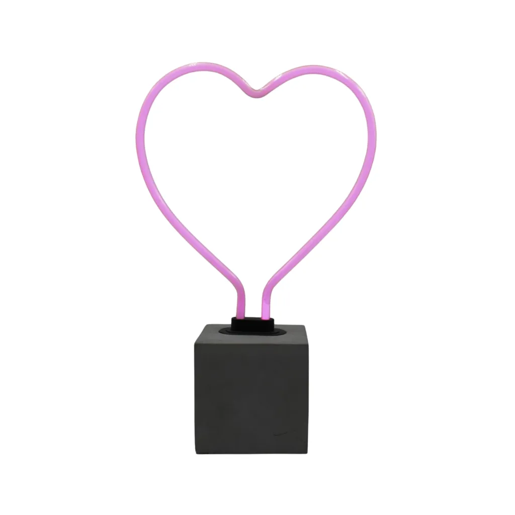Heart Neonschild auf Betonsockel